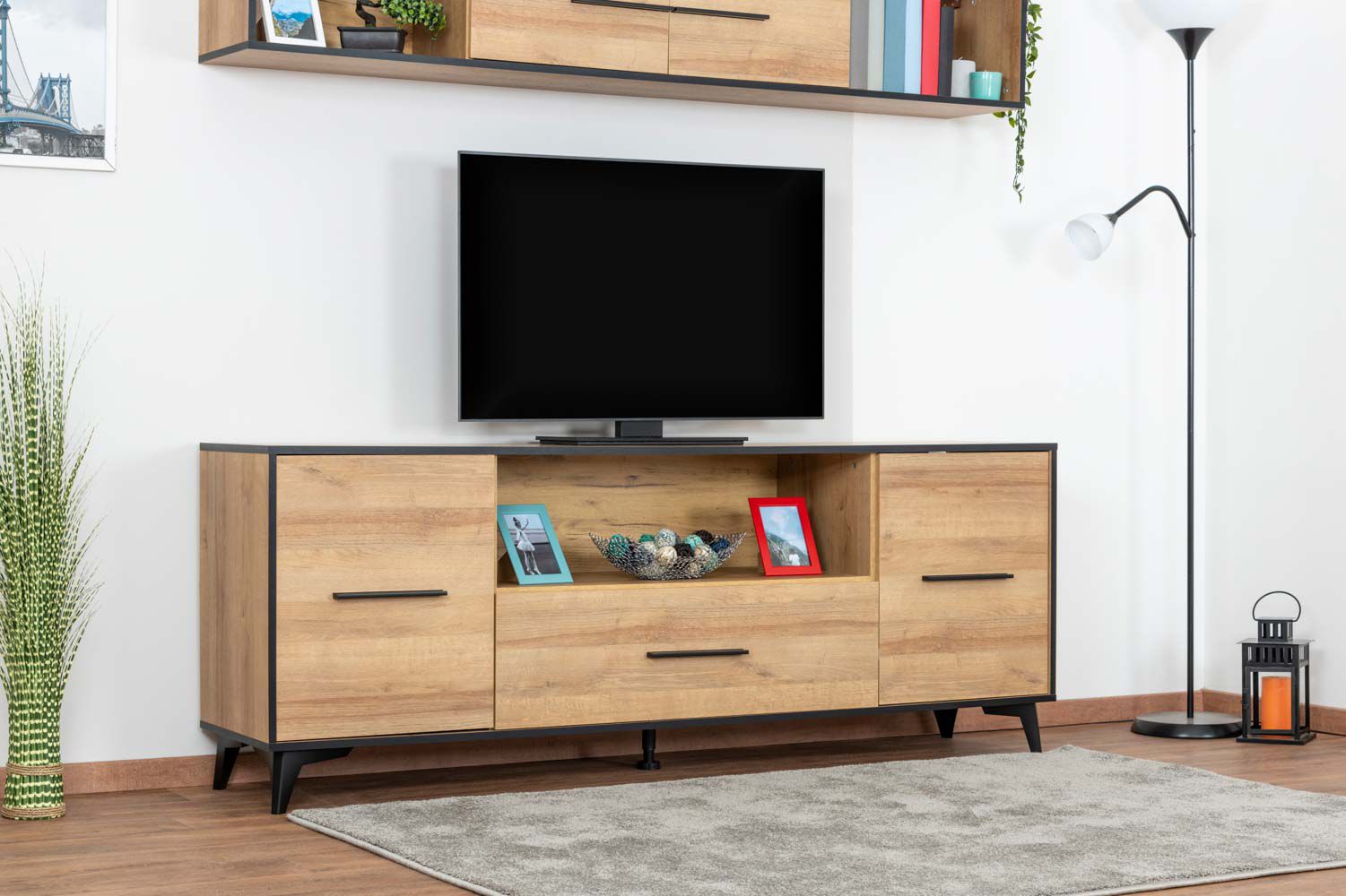 TV-Unterschrank Altels 04, Farbe: Riviera Eiche / Dunkelbraun - 68 x 179 x 40 cm (H x B x T)